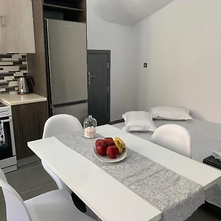 Thania's House ,4 Minutes From The Center Of Hermoulis Apartament