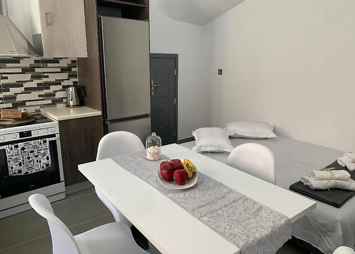 Thania's House ,4 Minutes From The Center Of Hermoulis Apartman