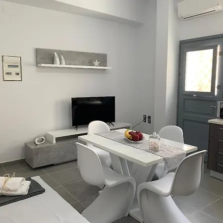 Thania's House ,4 Minutes From The Center Of Hermoulis *