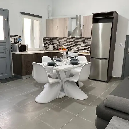 Thania's House ,4 Minutes From The Center Of Hermoulis