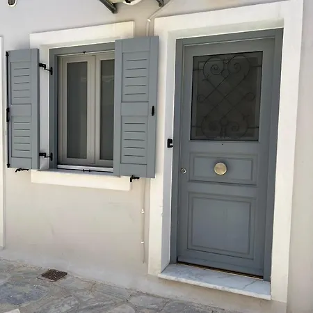 Thania's House ,4 Minutes From The Center Of Hermoulis